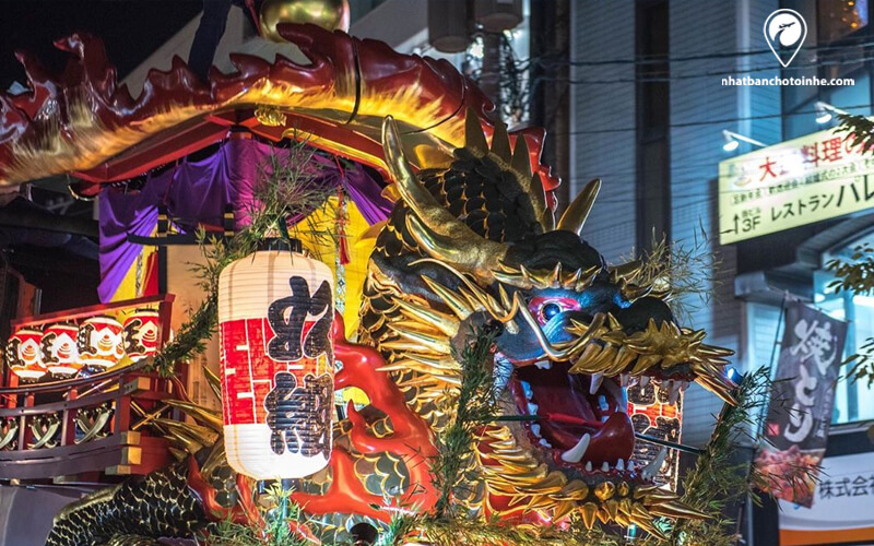 Hikiyama hình con cá chép